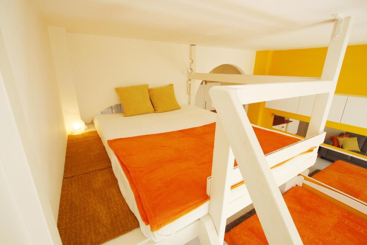 Sunny Studio With Balcony In Party District Budapesta Exterior foto