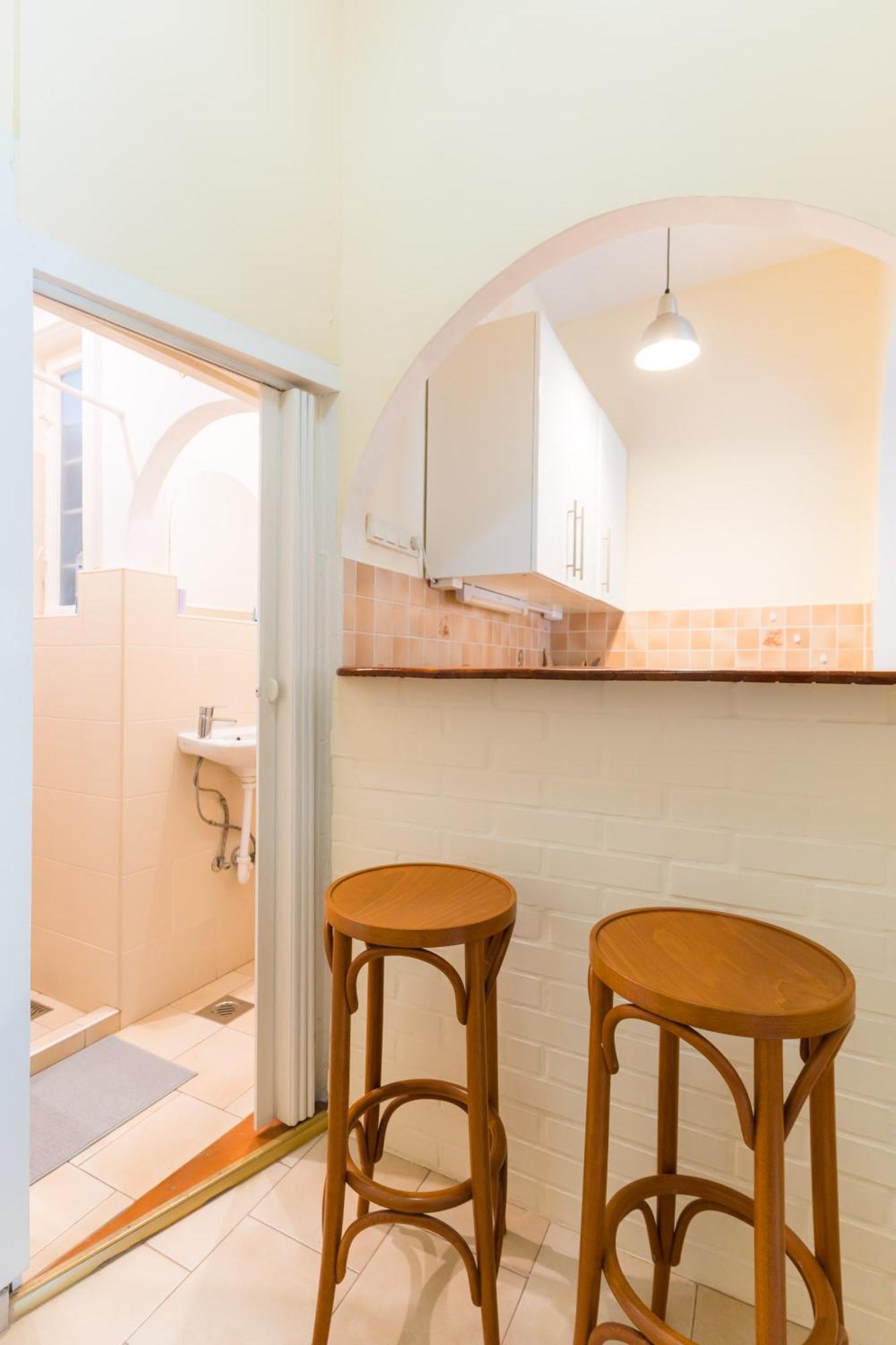 Sunny Studio With Balcony In Party District Budapesta Exterior foto