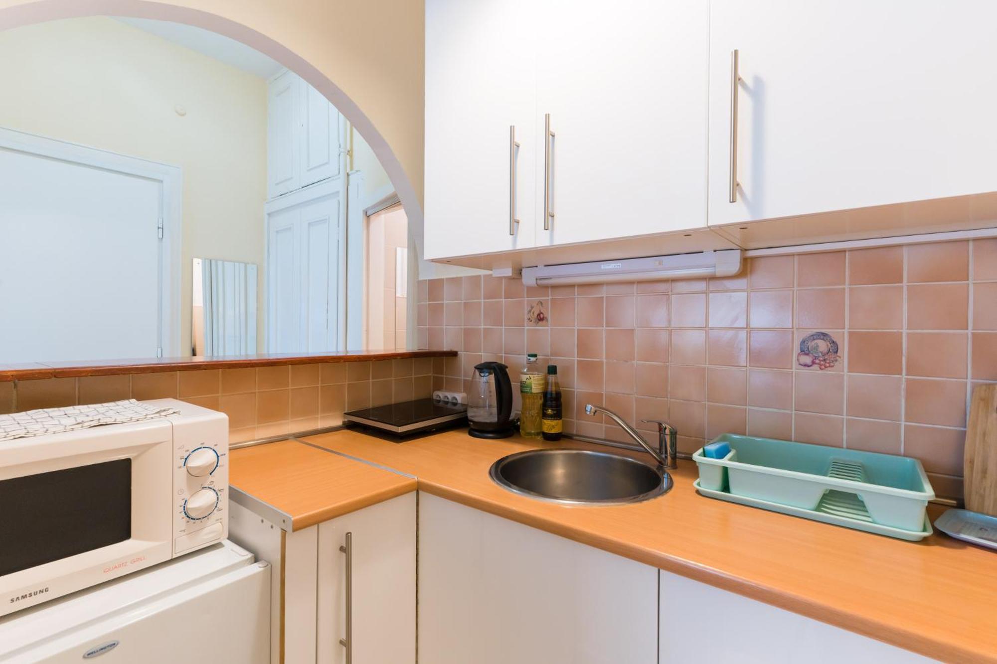 Sunny Studio With Balcony In Party District Budapesta Exterior foto